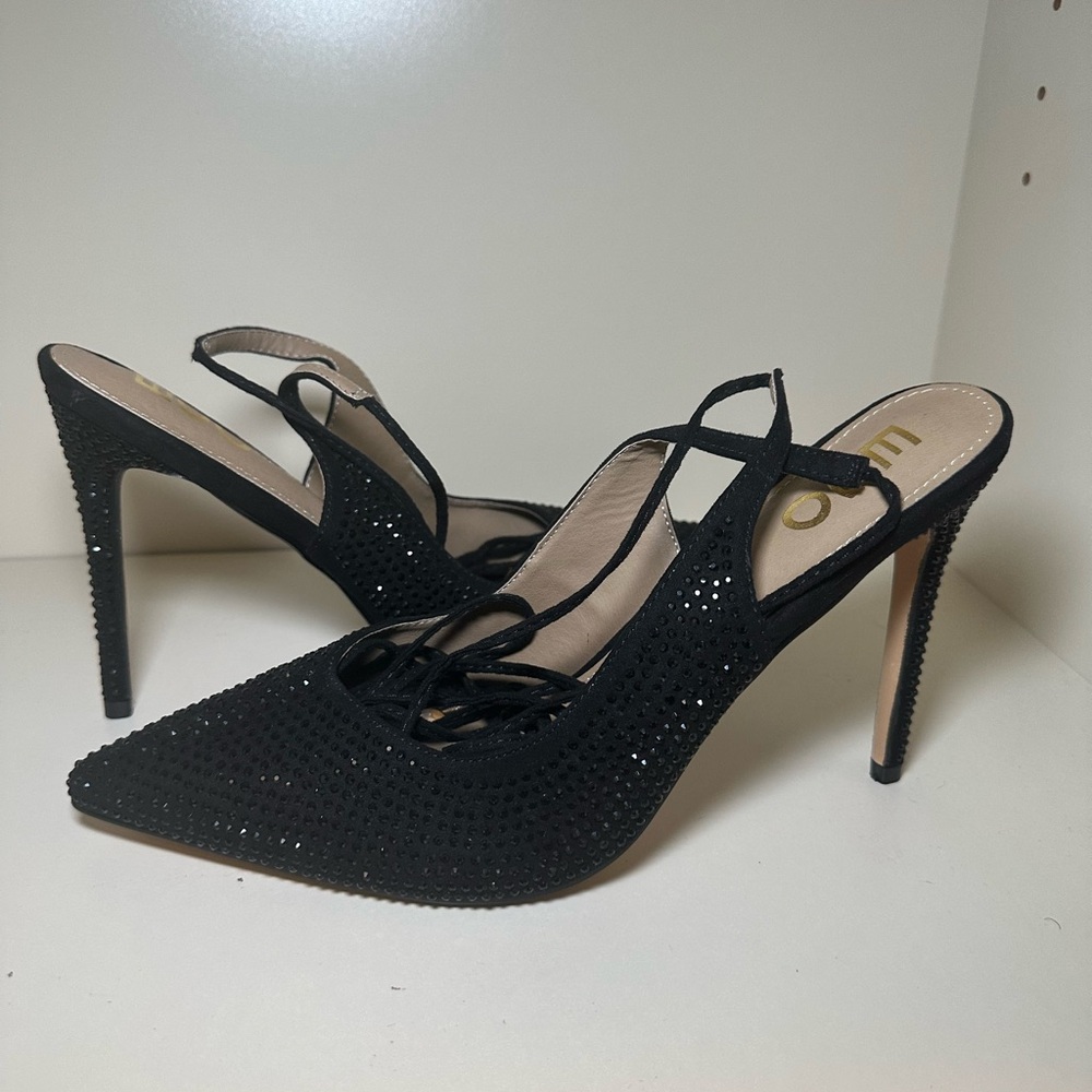 Black tie up straps heels